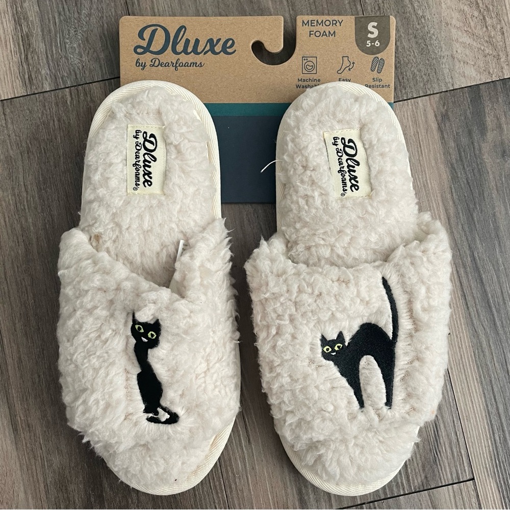 Dluxe by Dearfoams | Halloween Black Cat Open-Toe Fuzzy House Slippers Small